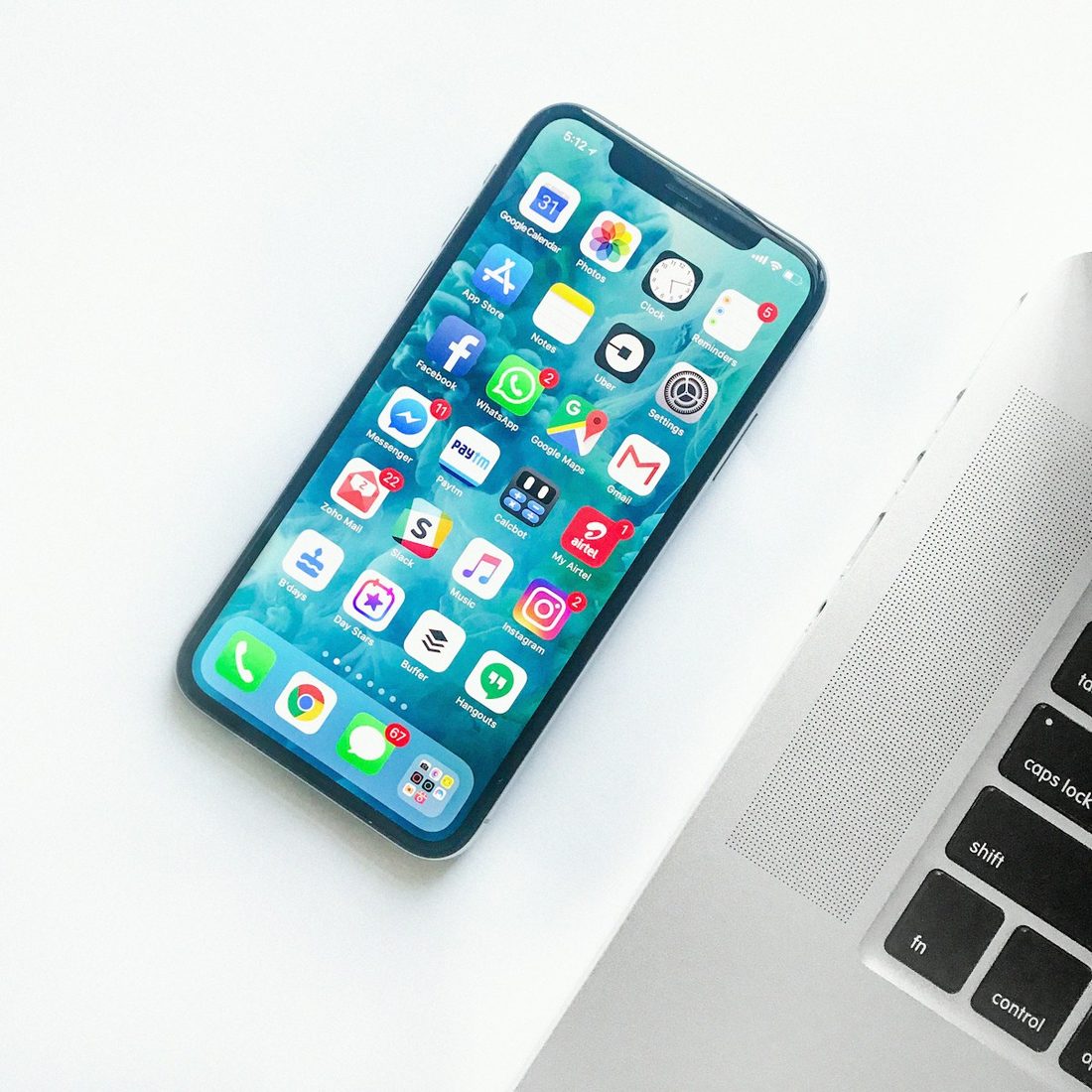 极悦娱乐 APP 赛程与赛事列表界面示意